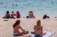 Καιρός: «Θερίζει» ο θερμικός θόλος την Δυτική Ευρώπη, στους 18 οι νεκροί – «Καύσωνας» με 33αρια του Αγίου Πνεύματος στην Ελλάδα