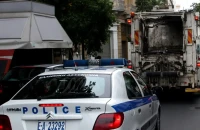 Θεσσαλονίκη: 58χρονος χρησιμοποιούσε το σήμα της ΕΛΑΣ για να πείσει πελάτες να αγοράσουν τους παράνομους συναγερμούς του