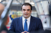 Κυριάκος Πιερρακάκης- Κανένα παιδί δεν πρέπει να στερείται μια παροχή που θεσπίστηκε για να καλύψει τις ανάγκες του