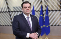 Κυριάκος Πιερρακάκης στο L’ Express: «Πληρώσαμε πολύ ακριβά τον λαϊκισμό»