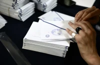 Ψάχνουν στέγη τα «ορφανά» της δοκιμαζόμενης αριστεράς