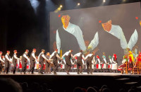 Η μουσικοχορευτική παράσταση στο Christmas Theater Αφιερωμένη στον χοροδιδάσκαλο Κουλιάλη Νικόλαο