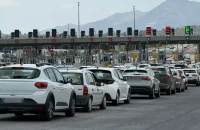Με χαμηλές ταχύτητες η επιστροφή των εκδρομέων του Δεκαπενταύγουστου: Προβλήματα στην Αθηνών - Κορίνθου στο ύψος των Μεγάρων