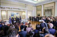 Ο Πρόεδρος της ΕΠΤΕ Θέμης Πεταλωτής στην δεξίωση του Προέδρου της Δημοκρατίας - Στα "πηγαδάκια" κυρίαρχο θέμα οι εκλογές