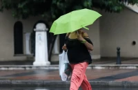 Καιρός: Ενισχύονται οι άνεμοι, μπόρες από το μεσημέρι στην Αττική – Καταιγίδες και κεραυνοί στην Πελοπόννησο