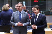 Ο ΥΦΥΠΕΞ Χατζηβασιλείου στις Βρυξέλλες: Συναντήθηκε με Ευρωπαίους Επιτρόπους Άμυνας, Συνοχής και Μεσογείου
