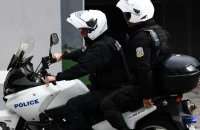 Ομόνοια: 33χρονος είχε κρύψει κοκαΐνη κάτω από λεβιέ οχήματος - Δύο συλλήψεις