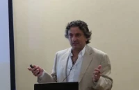Θάνατος Γιώργου Μαζωνάκη: «Έμεινα με τη διαβεβαίωση ότι είναι ζωντανός στη φωτογραφία» λέει ο υπνοθεραπευτής
