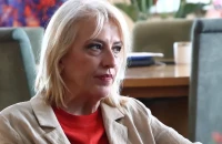 Ρένα Δούρου: «Εμείς εκφράζουμε τα λαϊκά στρώματα, τις μικρομεσαίες επιχειρήσεις»