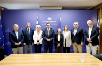 Συνάντηση Σχοινά με τις 7 Αποκεντρωμένες Διοικήσεις: Στο επίκεντρο η αποτελεσματικότερη άσκηση των κρατικών αρμοδιοτήτων στον πρωτογενή τομέα