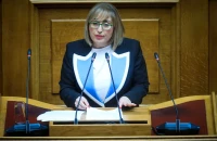 Έπειτα από ανώνυμη καταγγελία έκλεισε ο Καλαϊτζίδης, το κέντρο αισθητικής της Στέλλας Αραμπατζή!