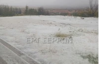 Στα «λευκά» ντύθηκε η Νέα Ζίχνη Σερρών από την έντονη χαλαζόπτωση