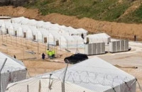 ΕΠΙΤΡΟΠΗ ΑΛΛΗΛΕΓΓΥΗΣ ΣΕΡΡΩΝ ΓΙΑ ΤΟΥΣ ΠΡΟΣΦΥΓΕΣ: Δεν μπορώ να αναπνεύσω!