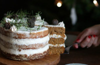 Το απόλυτο χριστουγεννιάτικο γλυκό: Αφράτο κέικ καρότου με πορτοκάλι και καρύδια