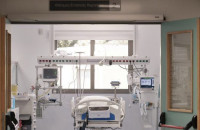 Υπουργείο Υγείας: Προσλαμβάνονται άμεσα 300 μόνιμοι γιατροί για τις ΜΕΘ
