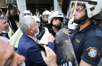 Η Πανελλήνια Ομοσπονδία Εργαζομένων Δημόσιων Νοσοκομείων Έγινε Πρωτοσέλιδο Λόγω της ποινικής Δίωξης του Προέδρου της ΠΟΕΔΗΝ για την μη τήρηση του αντισυνδικαλιστικού Νόμου