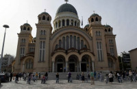 Πάτρα: Κόλλησε κορονοϊό ο ιερέας που χλεύαζε τους πιστούς που φορούσαν μάσκα