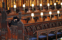 Η βασίλισσα Ελισάβετ, μόνη – Η πιο συγκινητική εικόνα από την κηδεία του πρίγκιπα Φιλίππου