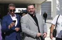 Γιάννης Λαγός: Στα χέρια των αξιωματικών της ΕΛ.ΑΣ ο χρυσαυγίτης ευρωβουλευτής