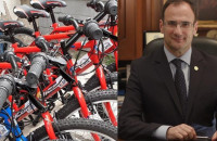 Από την ΚΕΔΗΣ στους ωφελούμενους των ΚΔΑΠ: Άρχισε η παράδοση των ποδηλάτων