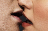 Οι 4 ασθένειες που μεταδίδονται με το φιλί!