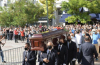 Μίκης Θεοδωράκης: Συγκινητικά φωτογραφικά στιγμιότυπα στη Μητρόπολη