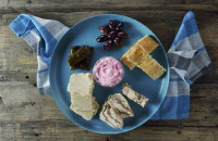 Πόσες θερμίδες έχουν τα νηστίσιμα εδέσματα που φάγαμε την Καθαρά Δευτέρα;