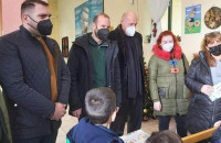 Αντιπροσωπεία του ΚΙΝΑΛ Σερρών Πρόσφερε δώρα στα παιδιά του ΚΑΑΜΕΑ