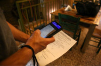 Εδώ ο κόσμος χάνεται και οι βάρκες …αρμενίζουν!