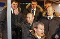 Η επίλεκτη προσωπική φρουρά του Πούτιν – Οι «Κέρβεροι» που κρατάνε πάντα έναν χαρτοφύλακα