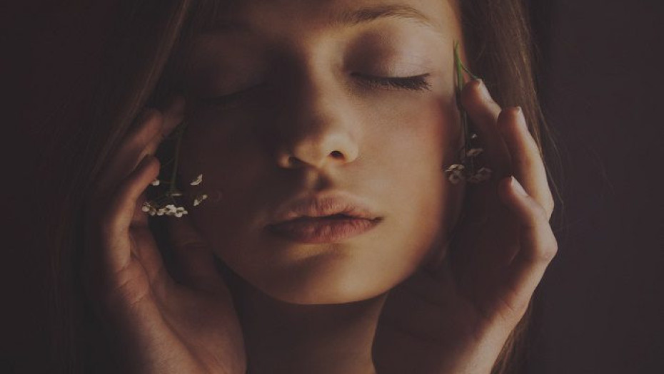 ΟΙ ΔΥΝΑΤΟΙ ΑΝΘΡΩΠΟΙ ΣΥΓΧΩΡΟΥΝ, ΑΚΟΜΑ ΚΑΙ ΑΥΤΟΥΣ ΠΟΥ ΔΕΝ ΤΟ ΑΞΙΖΟΥΝ!