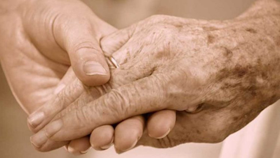 9 ΛΟΓΟΙ ΠΟΥ ΧΡΕΙΑΖΟΜΑΣΤΕ ΤΗ ΜΑΜΑ ΜΑΣ ΟΣΟ ΧΡΟΝΩΝ ΚΑΙ ΝΑ ΕΙΜΑΣΤΕ!