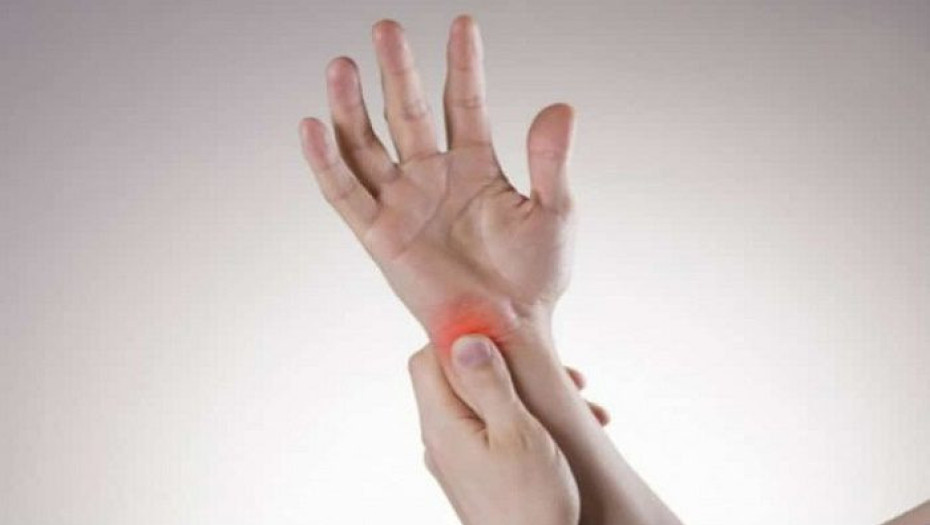«Μυρμηγκιάζουν» τα χέρια σας; Αυτή είναι η πιθανότερη αιτία!