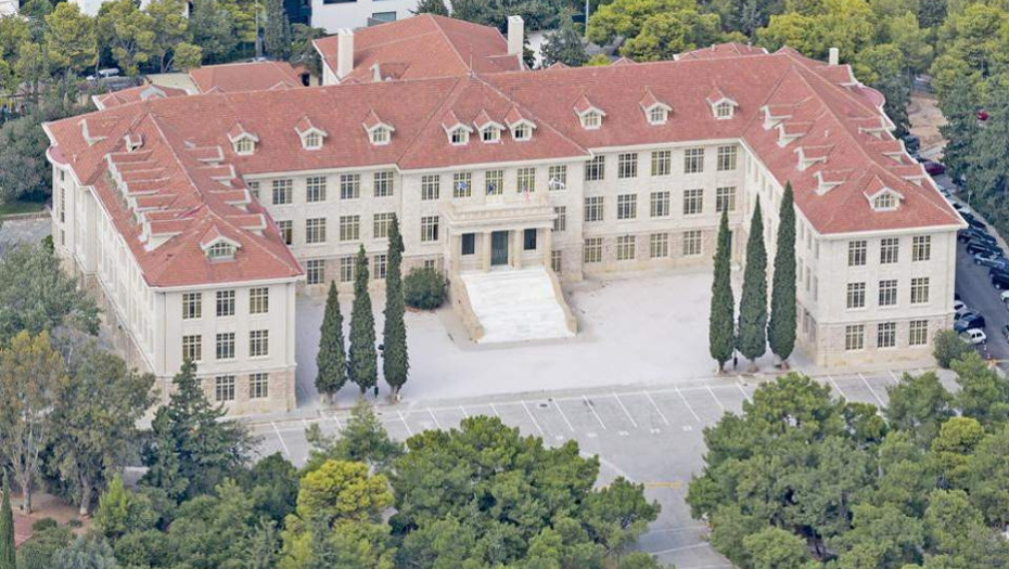 ΕΠΙΣΤΟΛΗ ΜΙΑΣ ΜΑΘΗΤΡΙΑΣ ΤΟΥ ΚΟΛΛΕΓΙΟΥ ΠΡΟΣ ΤΟΝ ΠΡΩΘΥΠΟΥΡΓΟ!