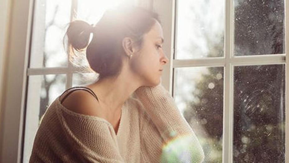 EΠΟΧΙΚΗ ΚΑΤΑΘΛΙΨΗ: 6 ΣΥΜΠΤΩΜΑΤΑ ΚΑΙ ΠΩΣ ΘΑ ΤΗΝ ΑΝΤΙΜΕΤΩΠΙΣΕΤΕ!