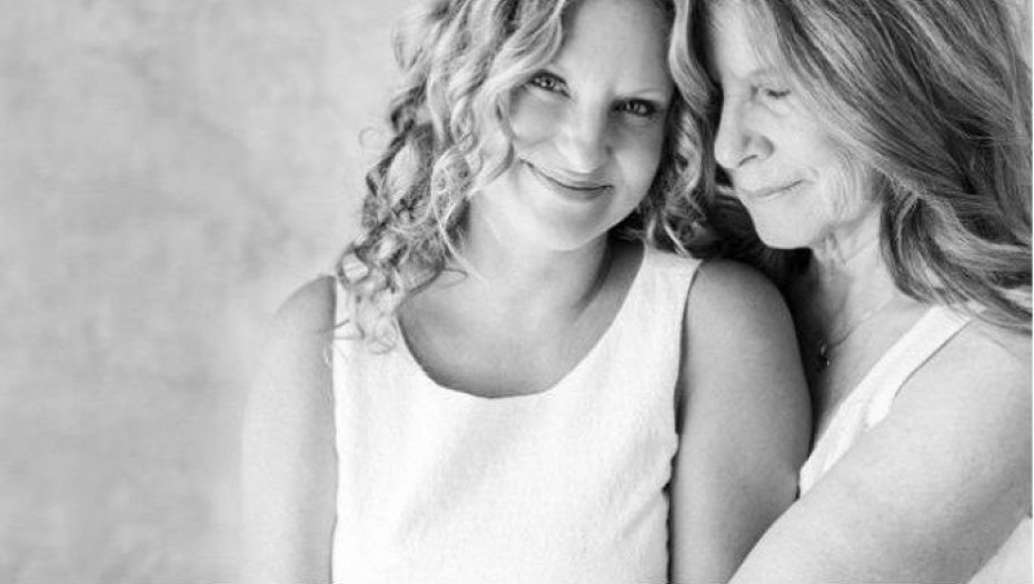 ΠΑΡΕ ΤΗ ΜΑΝΑ ΣΟΥ ΑΓΚΑΛΙΑ, ΟΣΟ ΑΚΟΜΑ ΠΡΟΛΑΒΑΙΝΕΙΣ. ΟΣΟ ΑΚΟΜΑ ΕΙΝΑΙ ΕΔΩ!