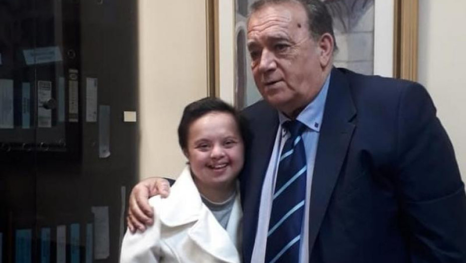 ΥΠΟΤΡΟΦΙΑ ΠΗΡΕ Η ΦΟΙΤΗΤΡΙΑ ΜΑΡΙΑ ΝΙΤΣΑ ΜΕ ΣΥΝΔΡΟΜΟ DOWN!