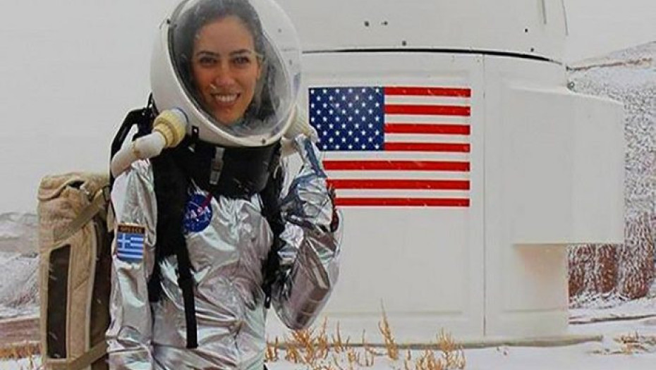 ΤΟ «ΧΡΥΣΟ ΚΟΡΙΤΣΙ» ΤΗΣ NASA ΕΙΝΑΙ ΕΛΛΗΝΙΔΑ ΚΑΙ ΕΧΕΙ ΣΑΡΩΣΕΙ ΟΛΑ ΤΑ ΒΡΑΒΕΙΑ!