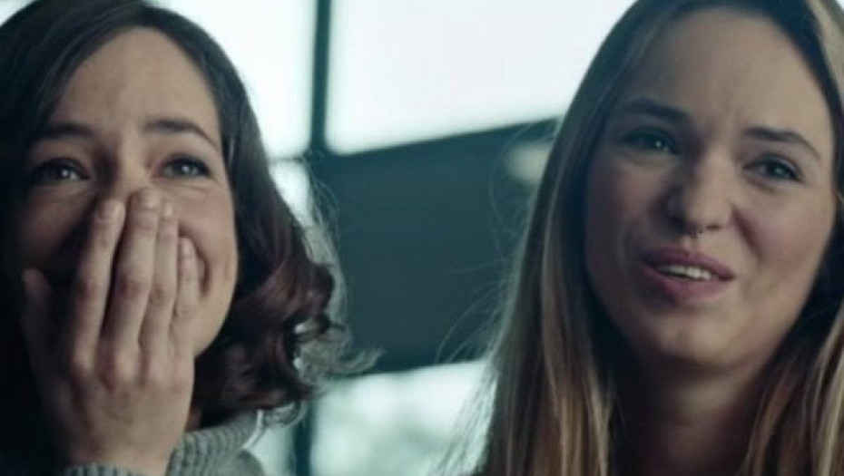 Η ΔΙΑΦΗΜΙΣΗ ΠΟΥ ΕΓΙΝΕ VIRAL: ΠΟΣΟ ΧΡΟΝΟ ΕΧΕΙΣ ΑΚΟΜΗ ΜΕ ΤΟΥΣ ΑΓΑΠΗΜΕΝΟΥΣ ΣΟΥ!