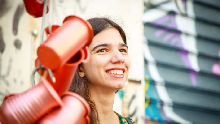 ΔΙΑΝΑ ΒΟΥΤΥΡΑΚΟΥ: ΤΟ GENIUS ΚΟΡΙΤΣΙ ΤΗΣ ΡΟΜΠΟΤΙΚΗΣ!