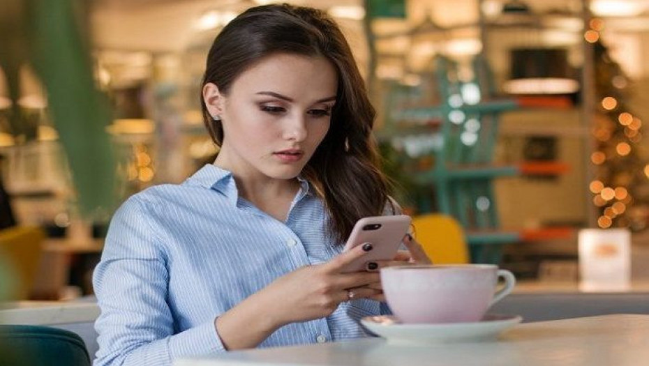 Αυτά που δεν θα έπρεπε να παρεξηγούν οι γυναίκες στα μηνύματα των αντρών