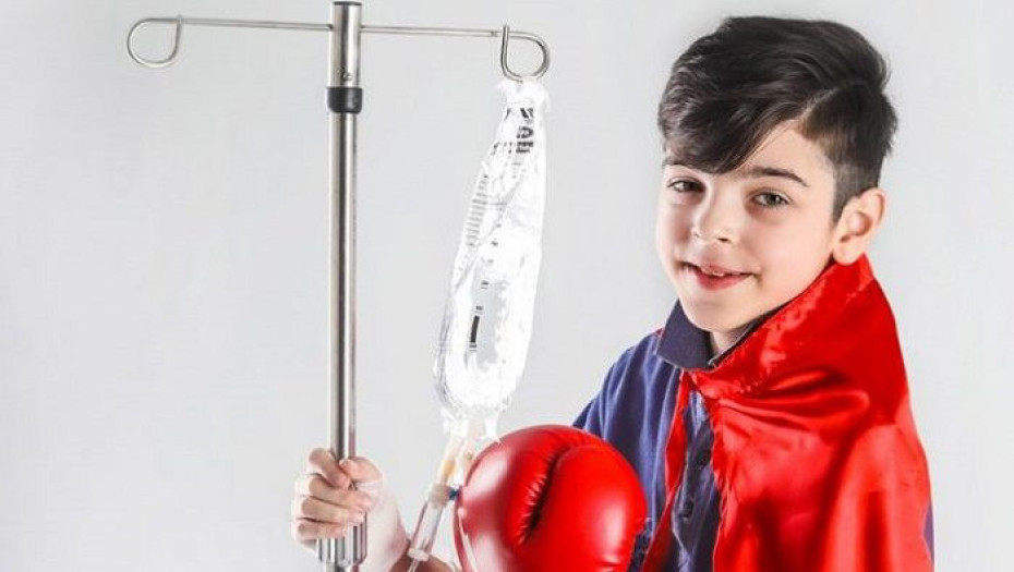 «ΑΓΑΠΗΤΟΙ (ΣΥΜ)ΜΑΘΗΤΕΣ, ΓΟΝΕΙΣ ΚΑΙ ΚΗΔΕΜΟΝΕΣ, ΠΑΣΧΩ ΑΠΟ ΛΕΥΧΑΙΜΙΑ ΚΑΙ ΘΕΛΩ ΝΑ ΜΟΙΡΑΣΤΩ ΜΑΖΙ ΣΑΣ ΤΗΝ ΙΣΤΟΡΙΑ ΜΟΥ»