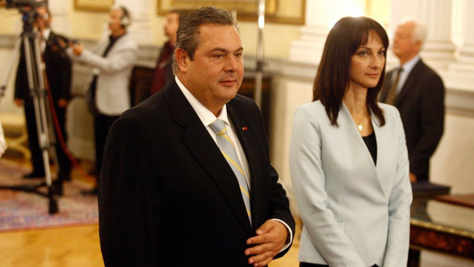 Ο ΚΑΜΜΕΝΟΣ ΔΙΕΓΡΑΨΕ ΤΗΝ ΚΟΥΝΤΟΥΡΑ ΑΠΟ ΤΟΥΣ ΑΝΕΞΑΡΤΗΤΟΥΣ ΕΛΛΗΝΕΣ!