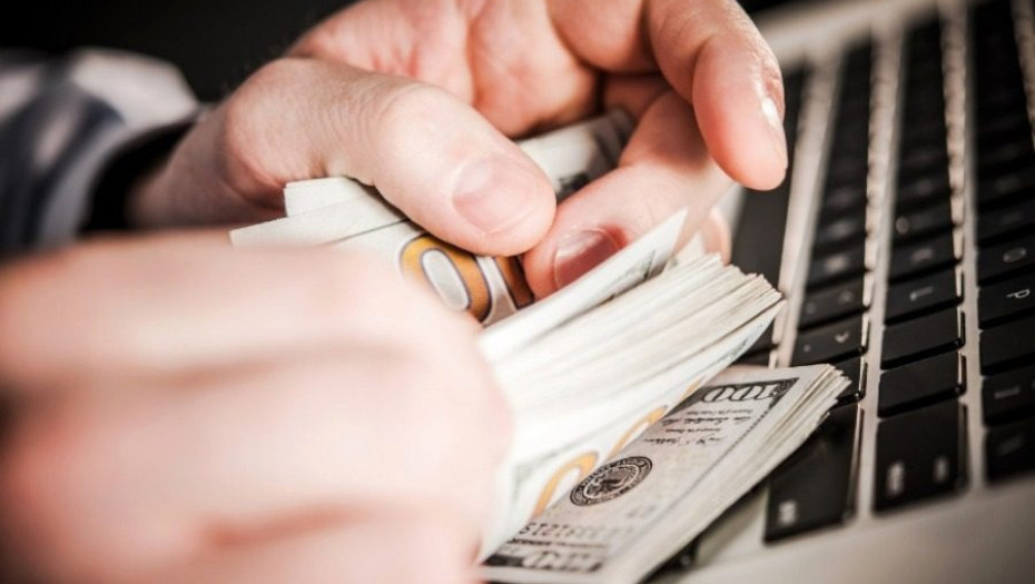 ΑΝΘΡΩΠΟΙ ΠΟΥ ΕΓΙΝΑΝ ΠΛΟΥΣΙΟΙ ΜΕ ΤΟΥΣ ΠΙΟ ΠΕΡΙΕΡΓΟΥΣ ΤΡΟΠΟΥΣ!