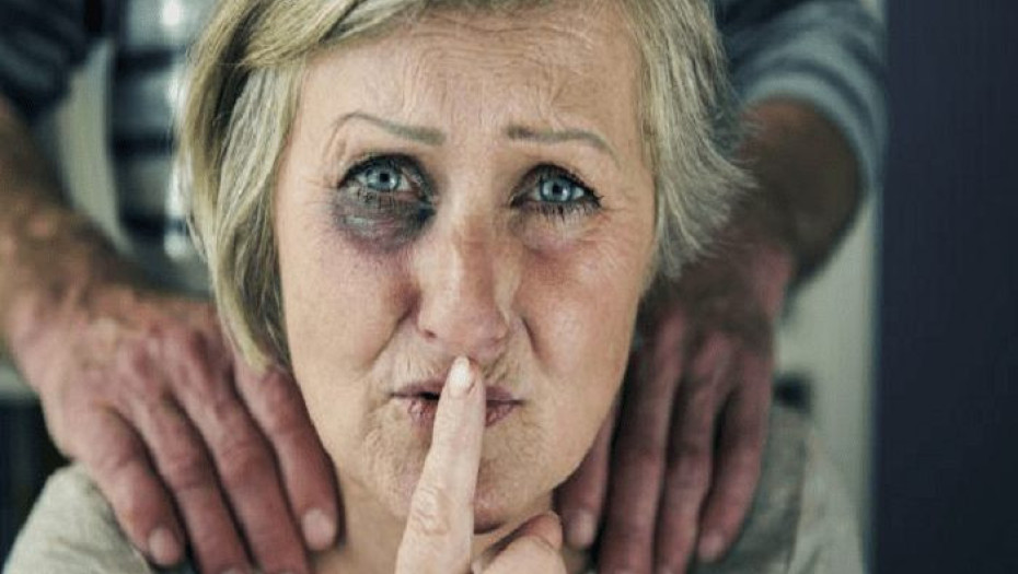 «O ANΤΡΑΣ ΠΟΥ ΧΤΥΠΑΕΙ ΜΙΑ ΓΥΝΑΙΚΑ ΕΙΝΑΙ ΑΠΛΑ ΕΝΑΣ ΦΛΩΡΟΣ»