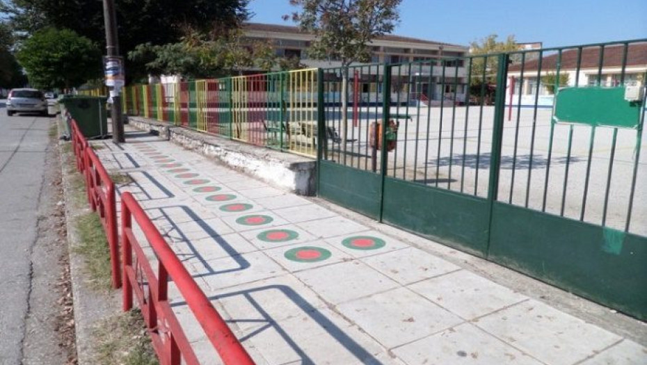 ΚΑΡΔΙΤΣΑ:O ΕΞΥΠΝΟΣ ΤΡΟΠΟΣ ΠΟΥ ΒΡΗΚΕ ΓΙΑ ΝΑ ΠΗΓΑΙΝΟΥΝ ΤΑ ΠΑΙΔΙΑ ΣΤΟ ΣΧΟΛΕΙΟ ΜΕ ΑΣΦΑΛΕΙΑ!