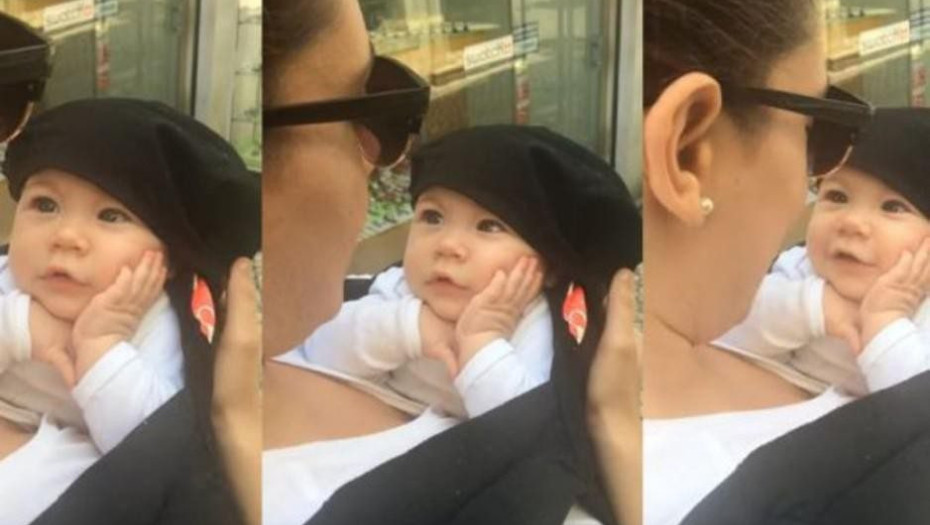 ΜΩΡΟ ΧΑΖΕΥΕΙ ΤΗΝ ΜΑΝΑ ΤΟΥ ΝΑ ΤΟΥ ΤΡΑΓΟΥΔΑ ΚΑΙ ΕΙΝΑΙ ΟΤΙ ΠΙΟ ΓΛΥΚΟ ΕΙΔΑΤΕ ΣΗΜΕΡΑ!