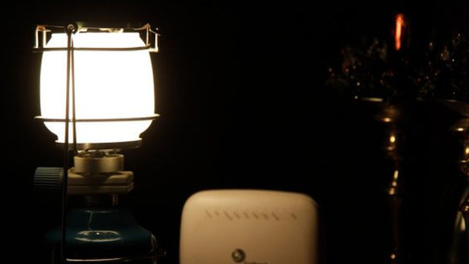 ΜΑΓΝΗΣΙΑ: ΜΑΘΗΤΡΙΑ ΔΙΑΒΑΖΕ ΣΤΟ ΠΕΖΟΔΡΟΜΙΟ ΓΙΑΤΙ ΗΤΑΝ ΚΟΜΜΕΝΟ ΤΟ ΡΕΥΜΑ ΣΤΟ ΣΠΙΤΙ!