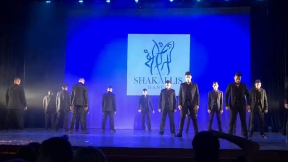 Η ΧΟΡΟΓΡΑΦΙΑ ΤΟΥ ΖΕΙΜΠΕΚΙΚΟΥ ΠΟΥ ΕΧΕΙ ΤΡΕΛΑΝΕΙ ΤΟ ΔΙΑΔΙΚΤΥΟ!