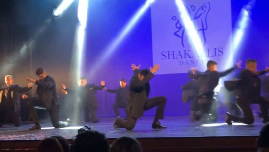 Η ΧΟΡΟΓΡΑΦΙΑ ΖΕΙΜΠΕΚΙΚΟΥ ΠΟΥ ΕΧΕΙ ΤΡΕΛΑΝΕΙ ΤΟ ΔΙΑΔΙΚΤΥΟ!